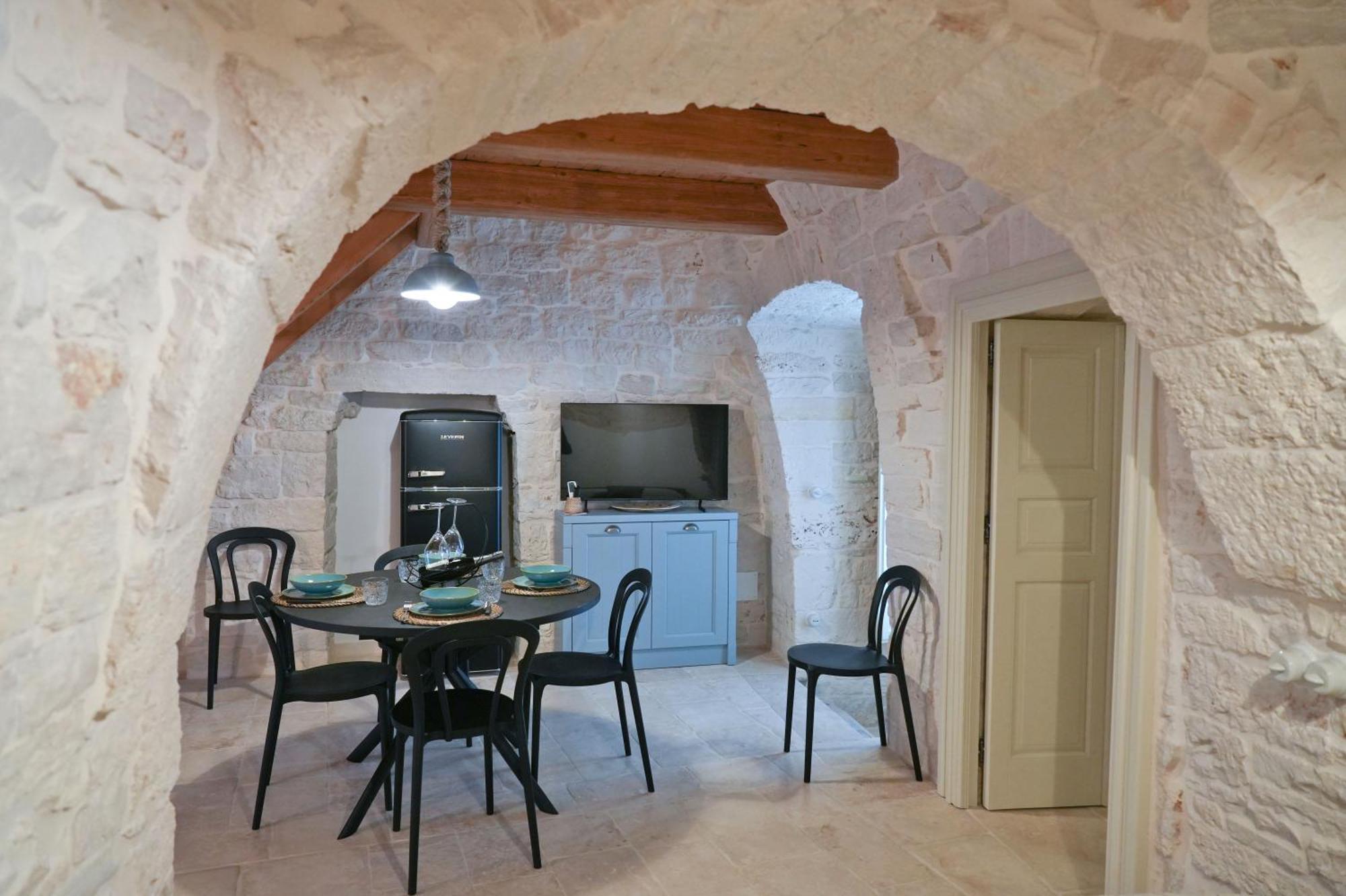 Вілла Trulli Occhi Di Pietra Historical Experience Альберобелло Екстер'єр фото